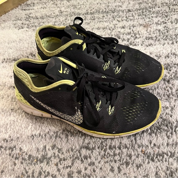 Nike Free Sneakers - Picture 5 of 8